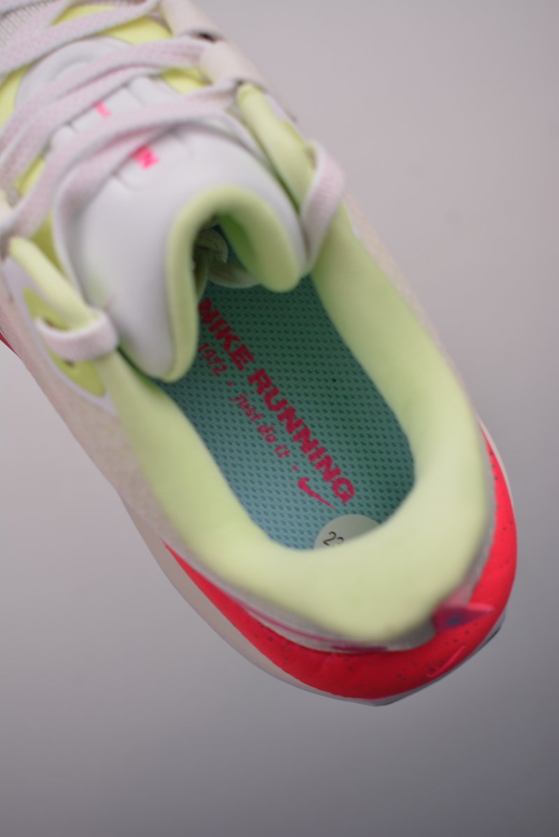 Nike Air Zoom Vomero 17 view