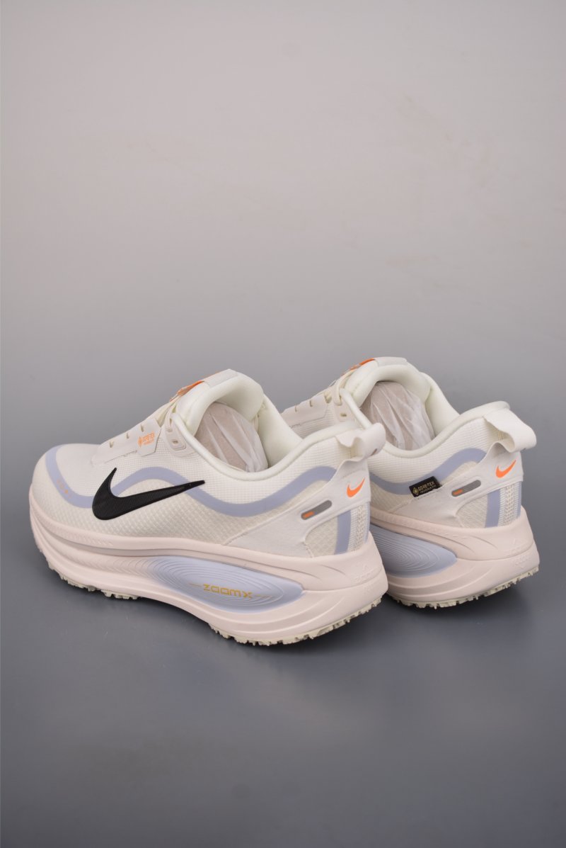 Nike Air Zoom Vomero 18 GTX view