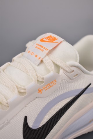 Nike Air Zoom Vomero 18 GTX view 7