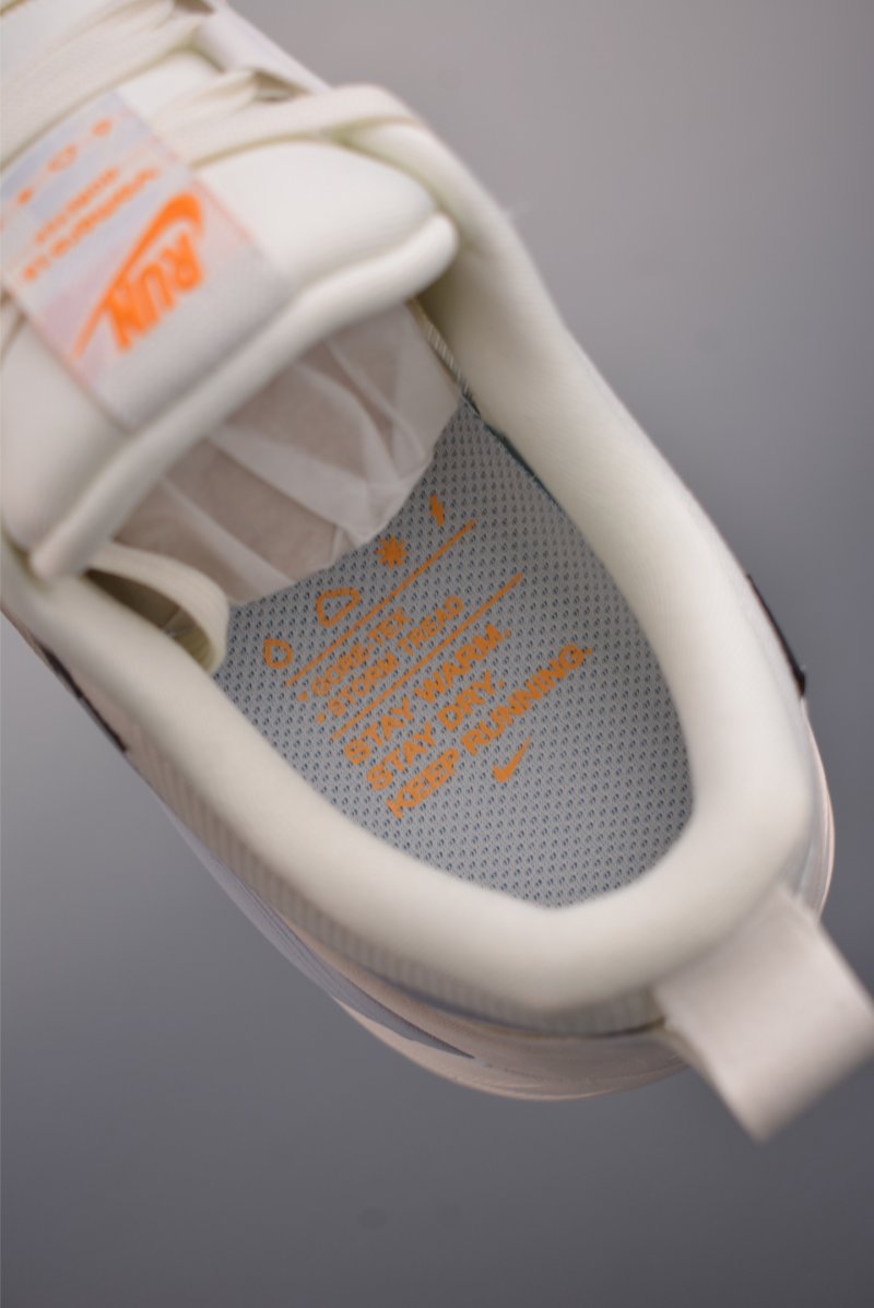 Nike Air Zoom Vomero 18 GTX view