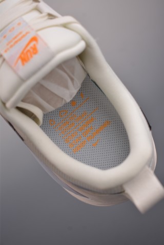 Nike Air Zoom Vomero 18 GTX view 9