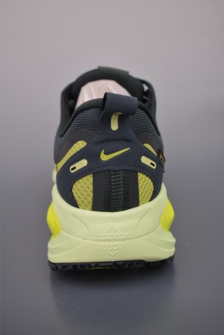 Nike Air Zoom Vomero 18 GTX view 4