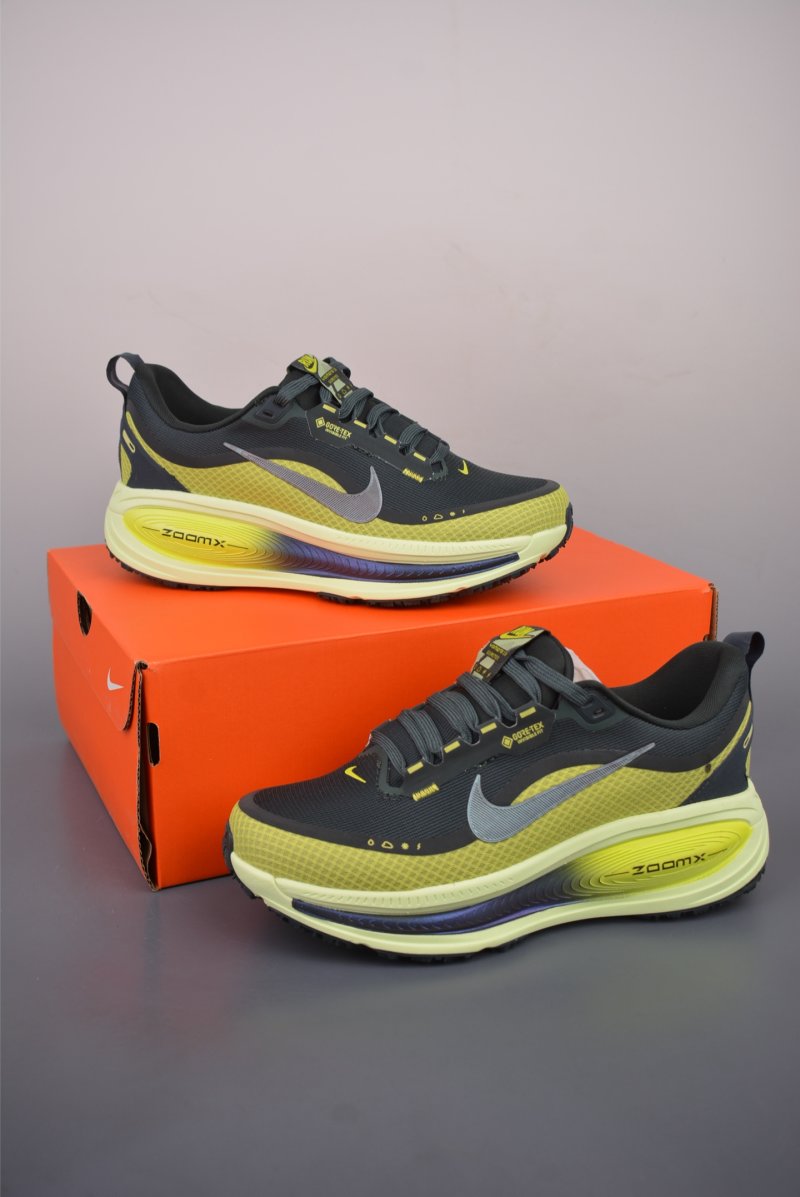 Nike Air Zoom Vomero 18 GTX view