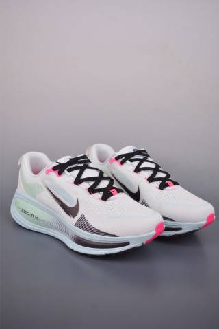 Nike Air Zoom Vomero 18 GTX view 1