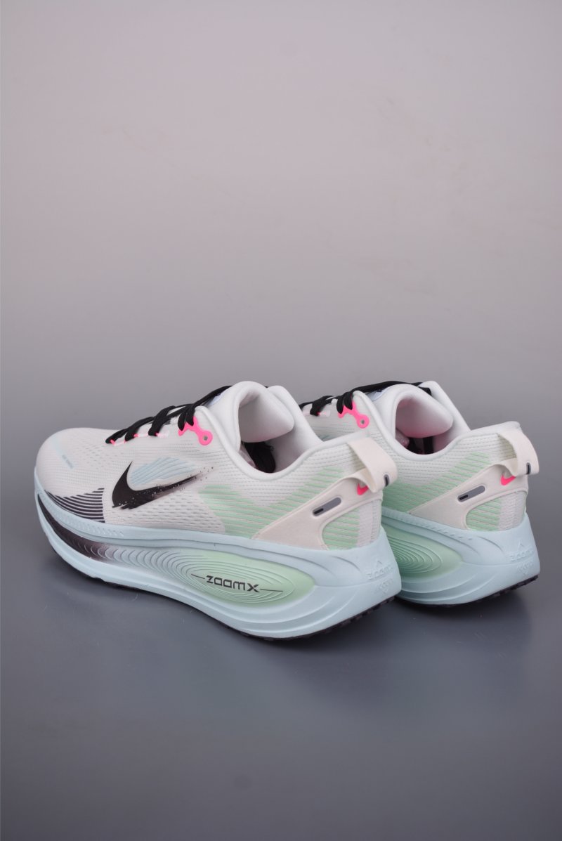 Nike Air Zoom Vomero 18 GTX view