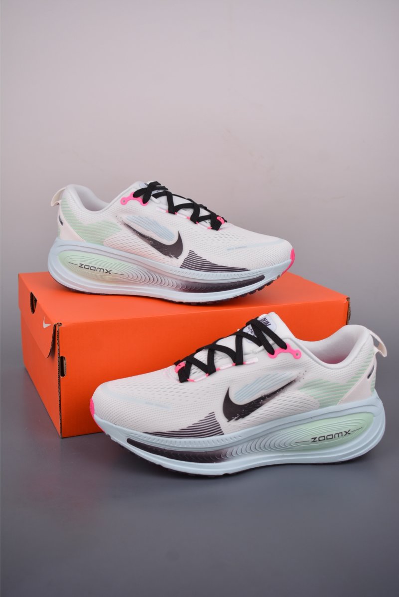 Nike Air Zoom Vomero 18 GTX view