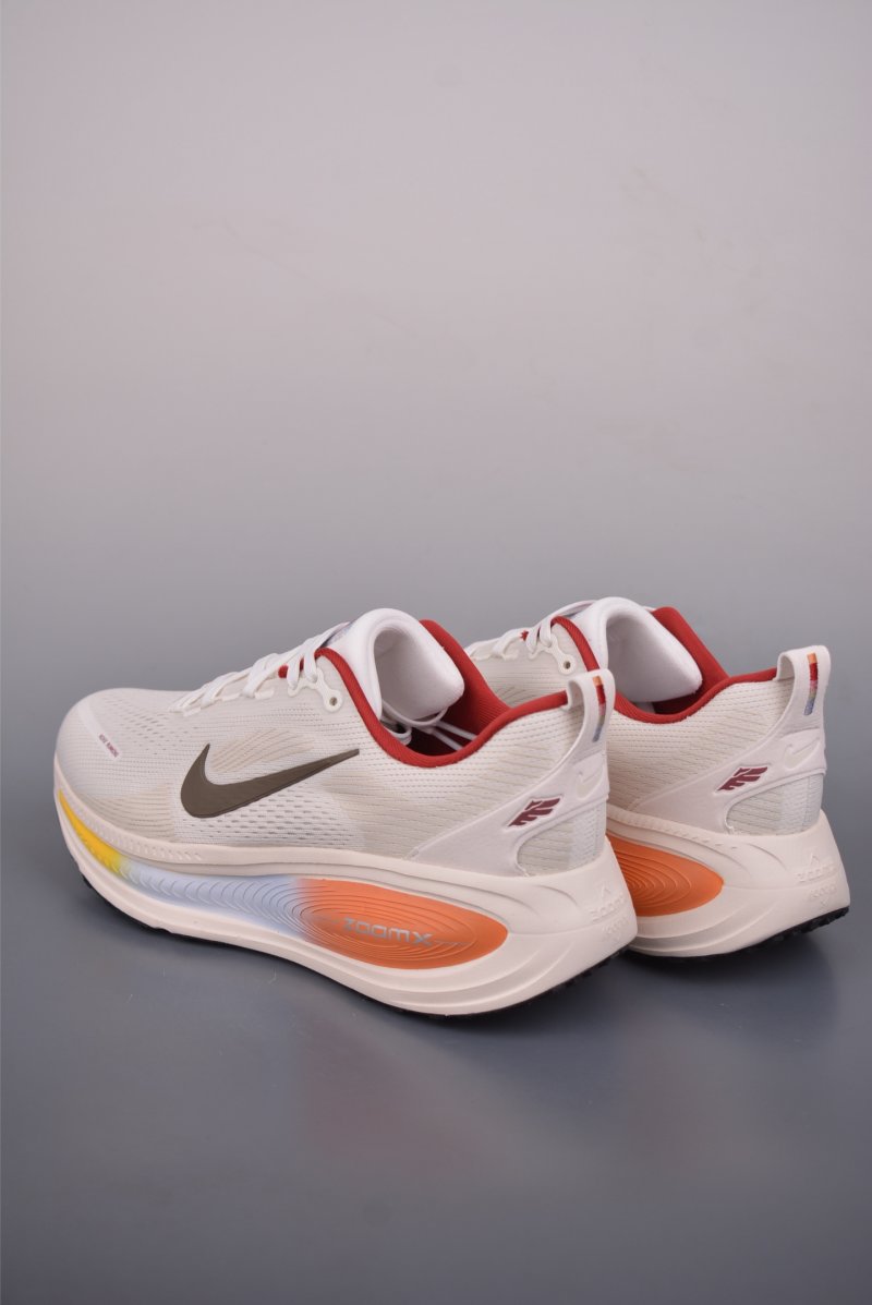 Nike Air Zoom Vomero 18 GTX view