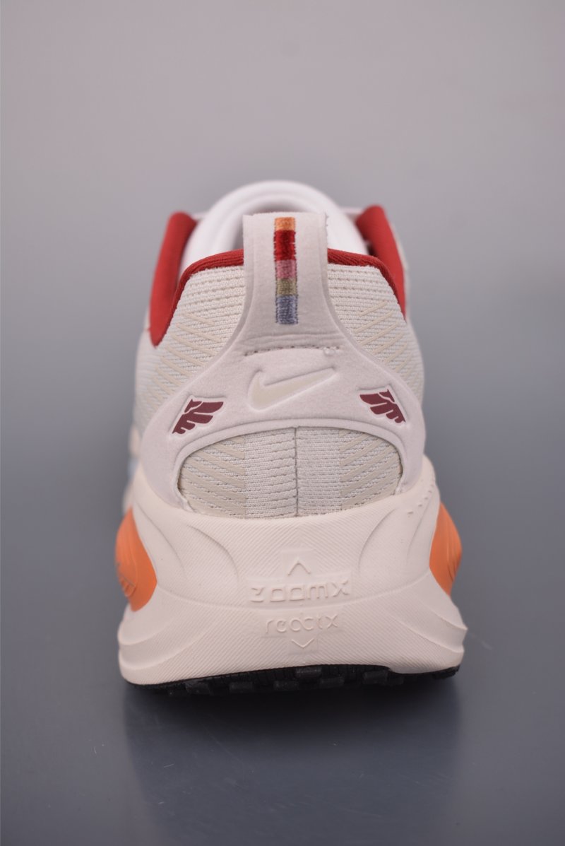 Nike Air Zoom Vomero 18 GTX view