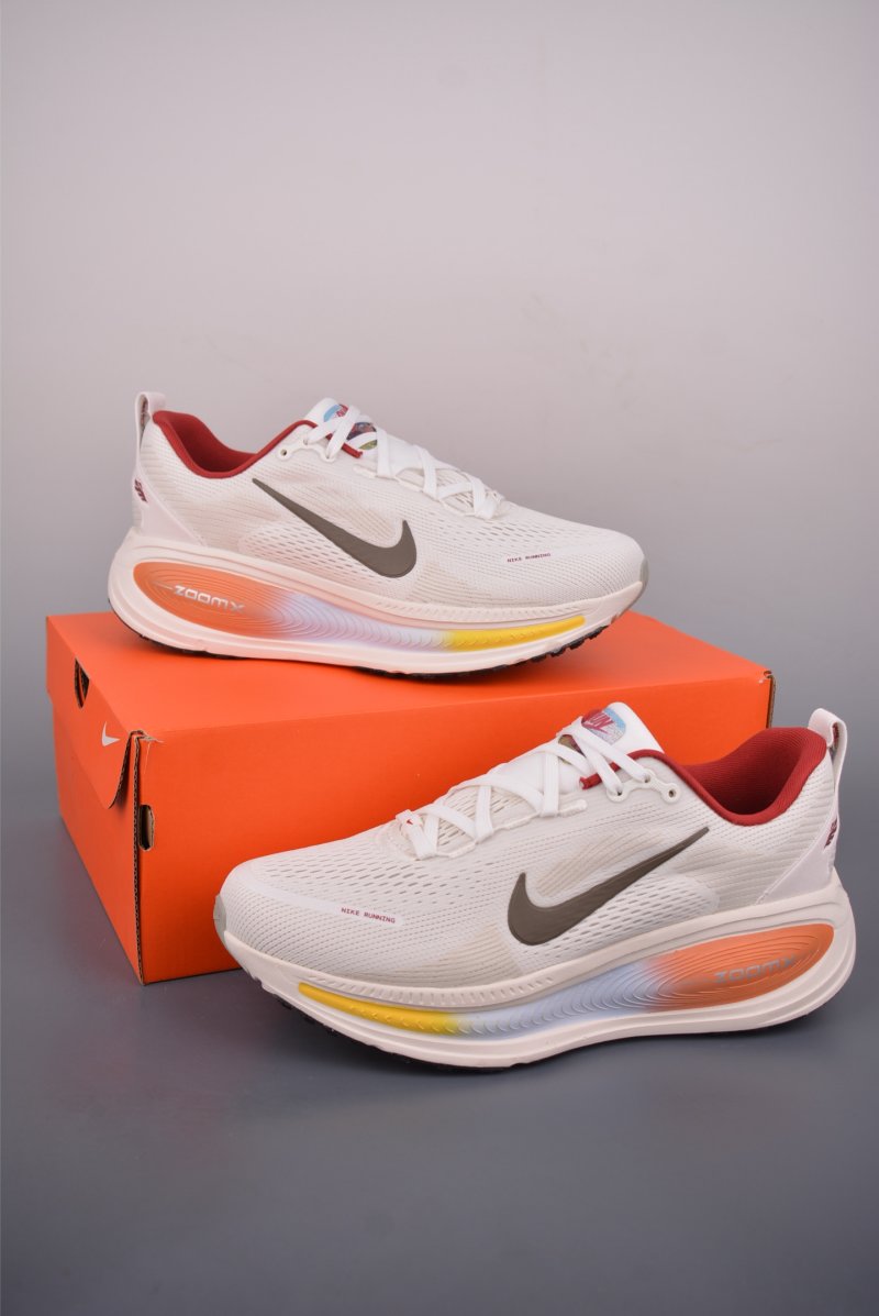 Nike Air Zoom Vomero 18 GTX view