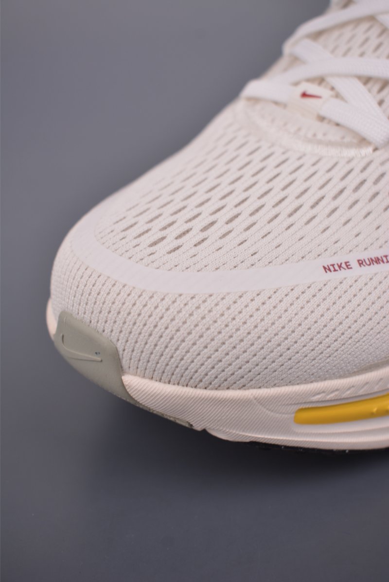 Nike Air Zoom Vomero 18 GTX view