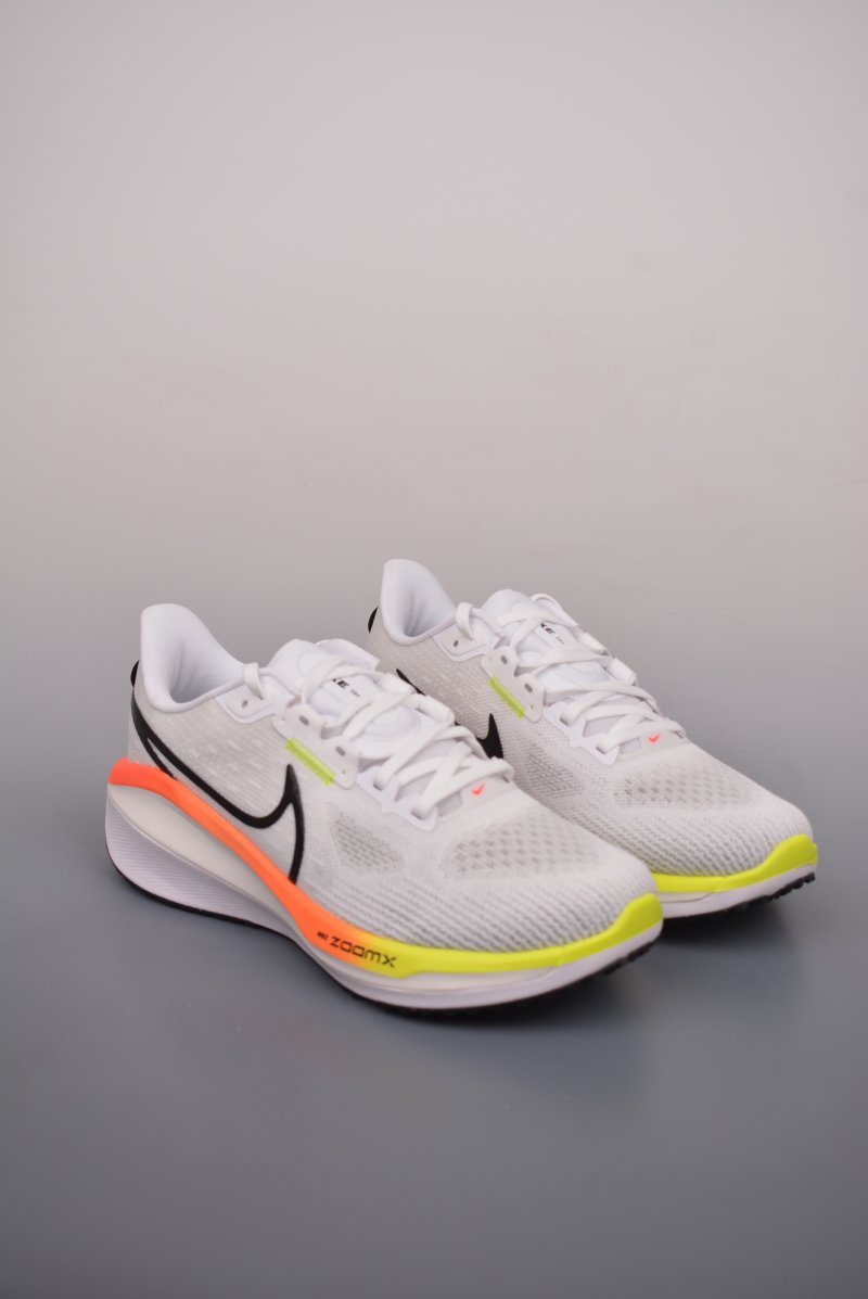 Nike Air Zoom Vomero 17