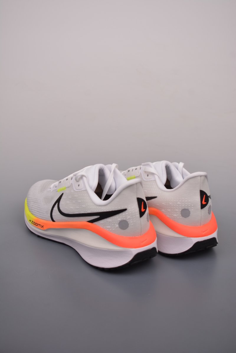 Nike Air Zoom Vomero 17 view