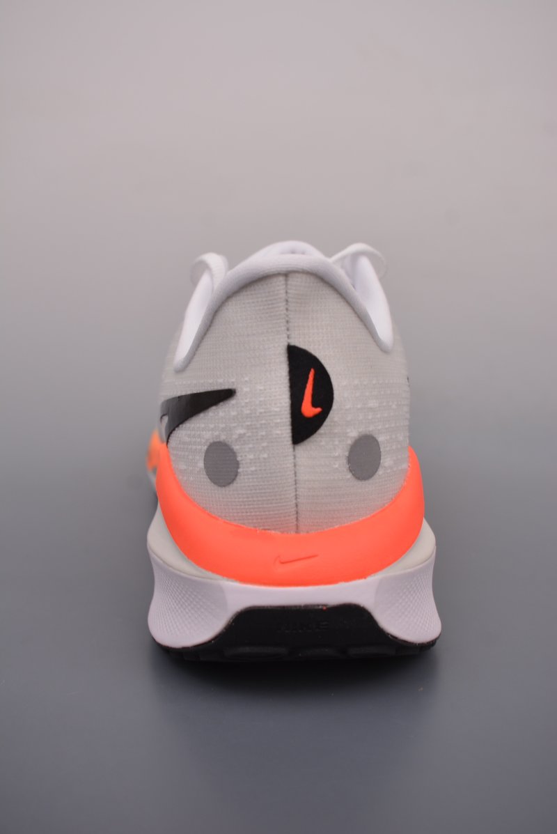 Nike Air Zoom Vomero 17 view