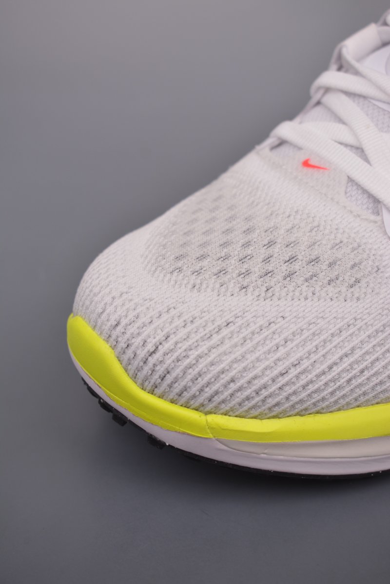 Nike Air Zoom Vomero 17 view