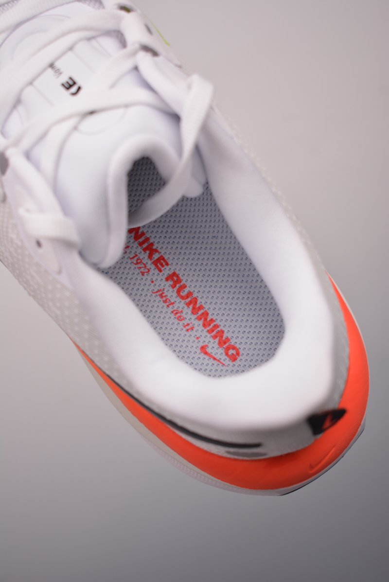 Nike Air Zoom Vomero 17 view