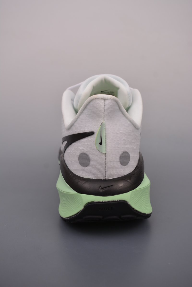 Nike Air Zoom Vomero 17 view
