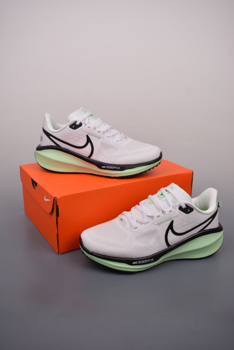 Nike Air Zoom Vomero 17 view