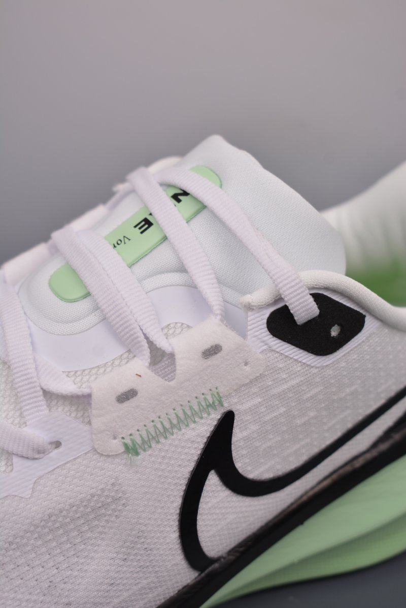 Nike Air Zoom Vomero 17 view