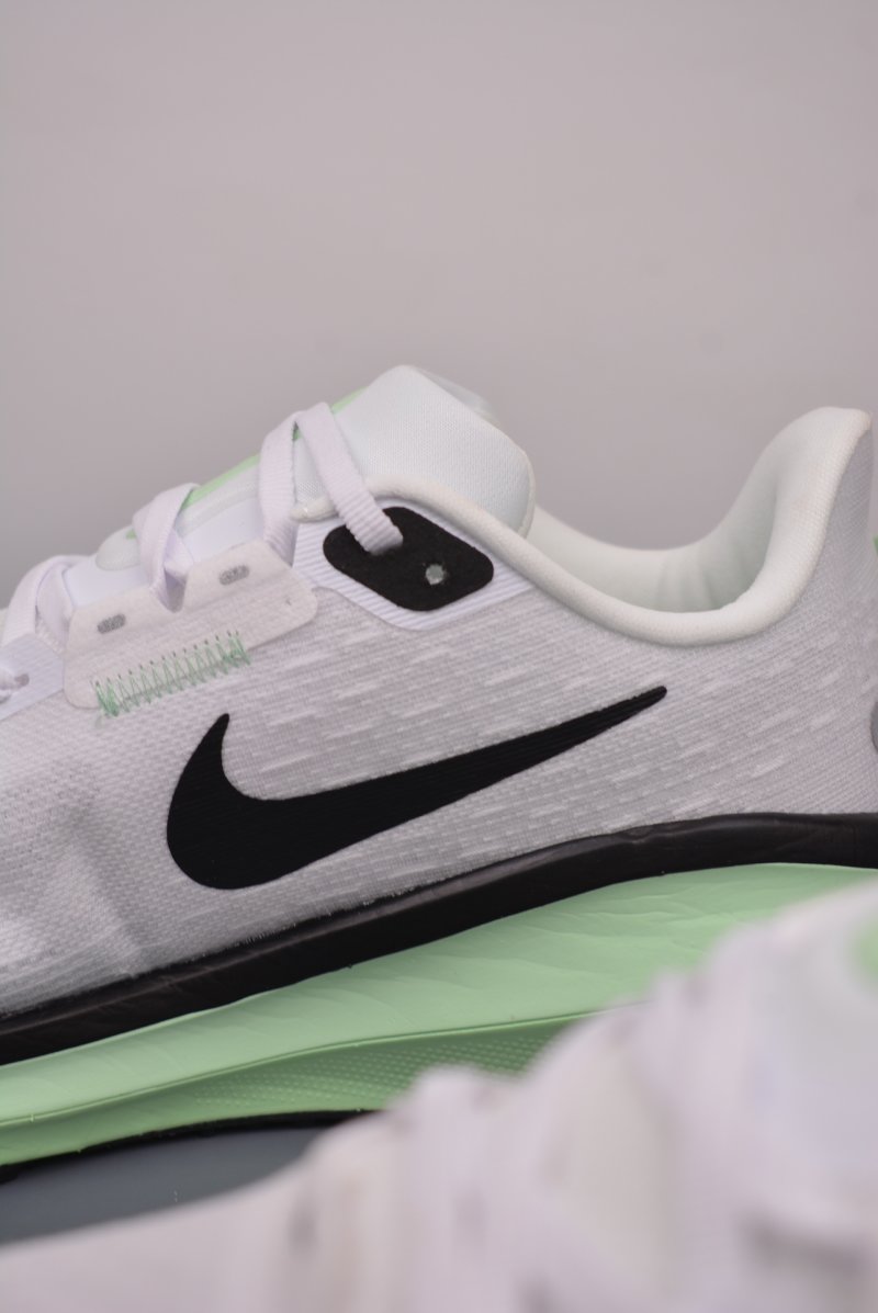 Nike Air Zoom Vomero 17 view