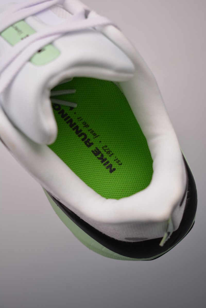Nike Air Zoom Vomero 17 view
