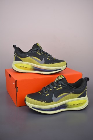 Nike Air Zoom Vomero 18 view 1