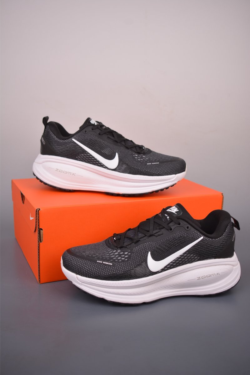 Nike Air Zoom Vomero 18 view