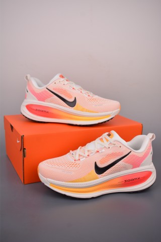 Nike Air Zoom Vomero 18 view 4