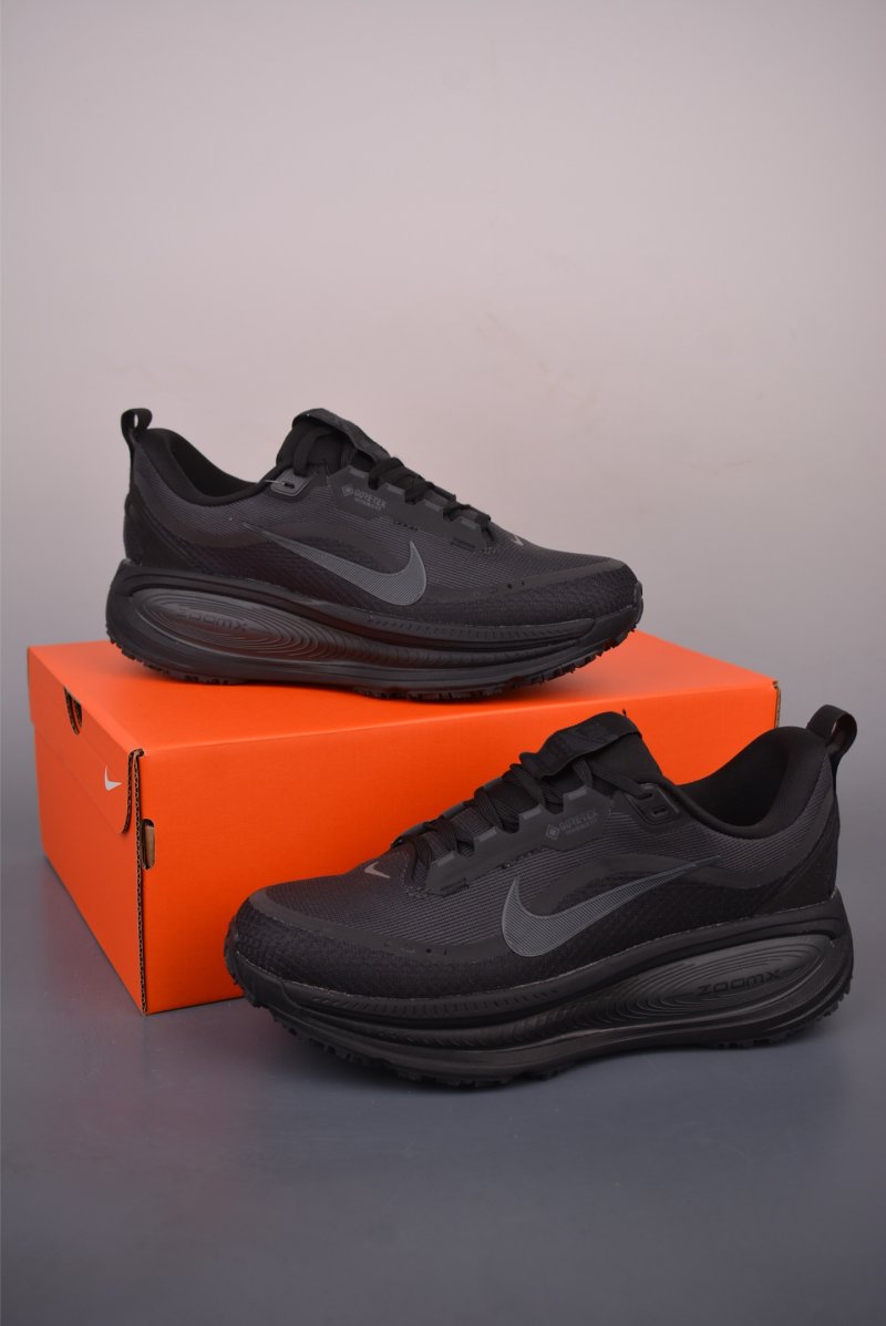 Nike Air Zoom Vomero 18 view