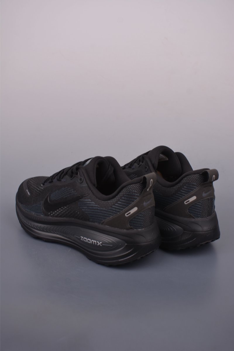 Nike Air Zoom Vomero 18 view