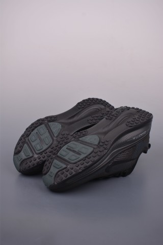 Nike Air Zoom Vomero 18 view 3