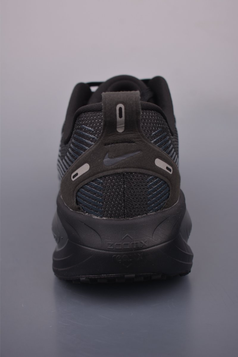 Nike Air Zoom Vomero 18 view