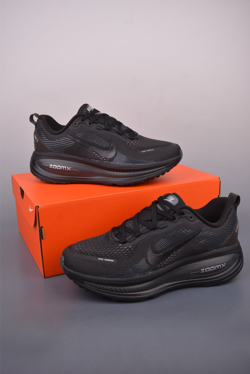 Nike Air Zoom Vomero 18 view
