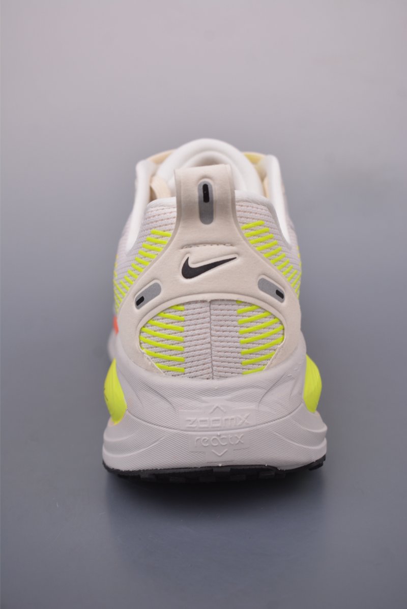 Nike Air Zoom Vomero 18 view