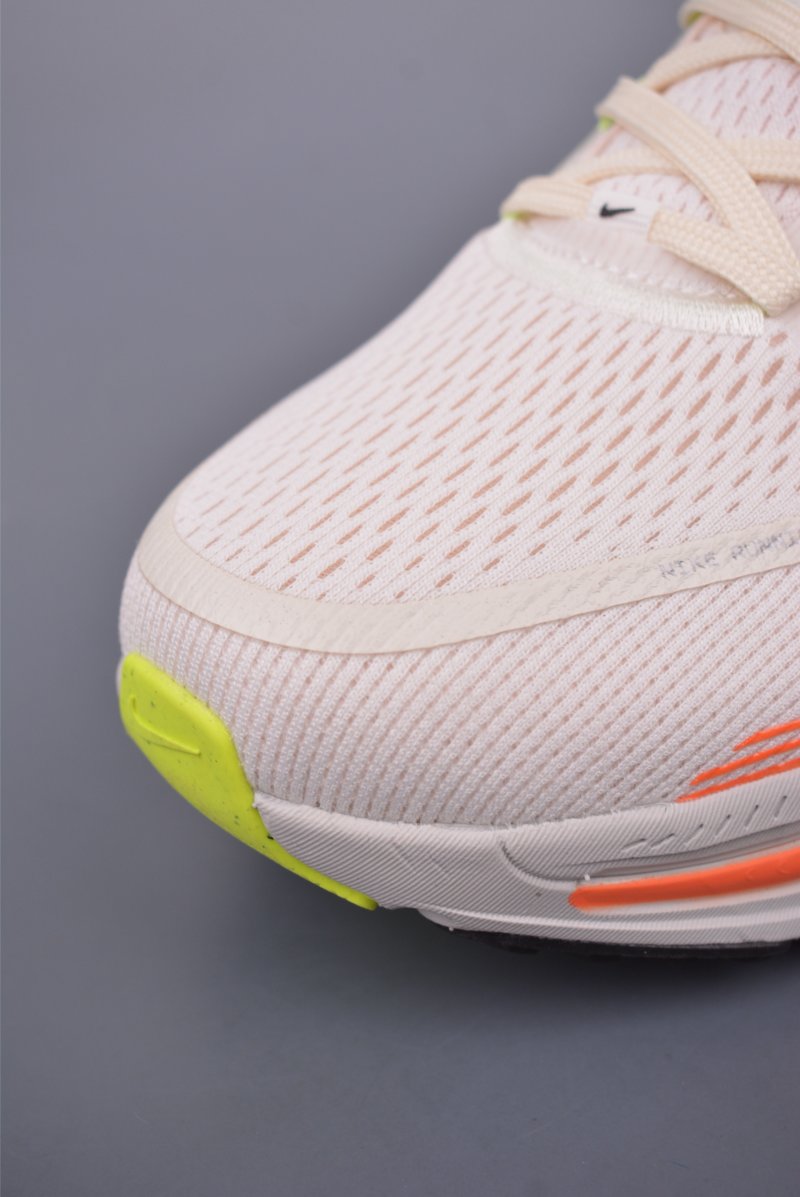 Nike Air Zoom Vomero 18 view