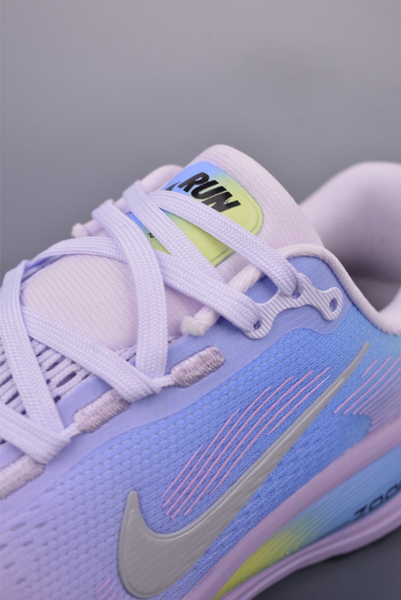 Nike Air Zoom Vomero 18 view