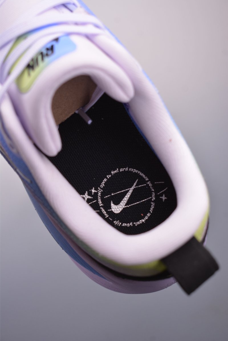 Nike Air Zoom Vomero 18 view