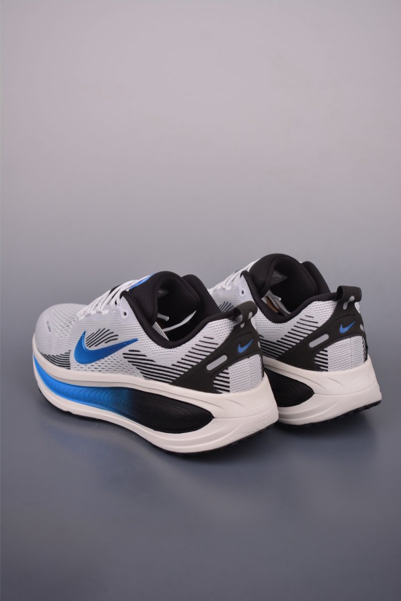 Nike Air Zoom Vomero 18 view