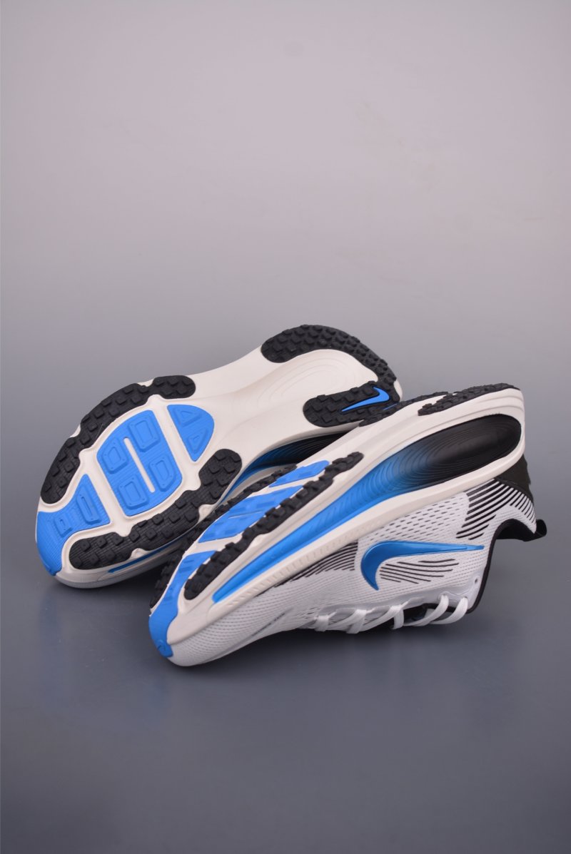 Nike Air Zoom Vomero 18 view
