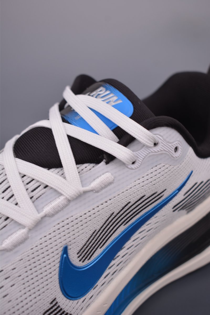 Nike Air Zoom Vomero 18 view