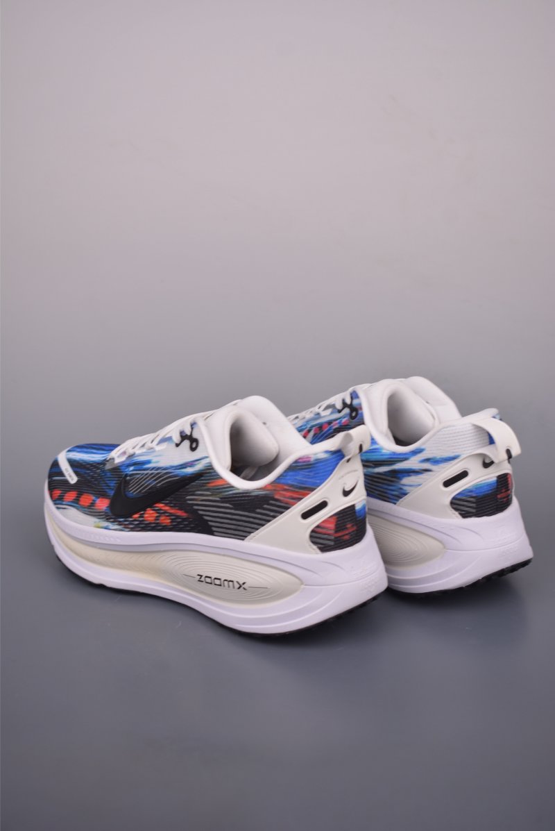 Nike Air Zoom Vomero 18 view