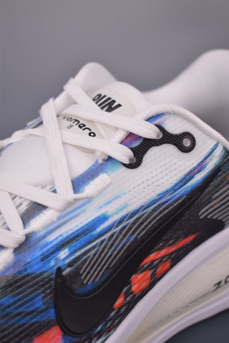 Nike Air Zoom Vomero 18 view