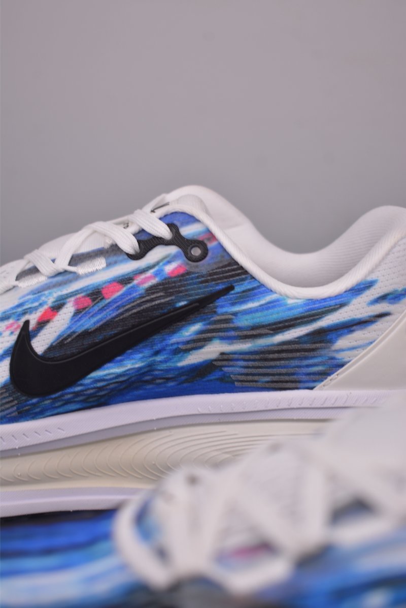 Nike Air Zoom Vomero 18 view