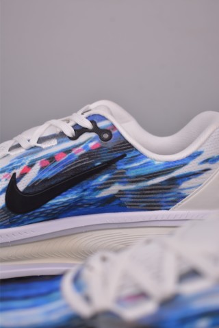 Nike Air Zoom Vomero 18 view 8