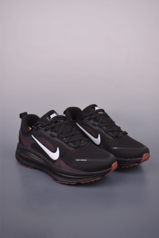 Nike Air Zoom Vomero 18 view 1