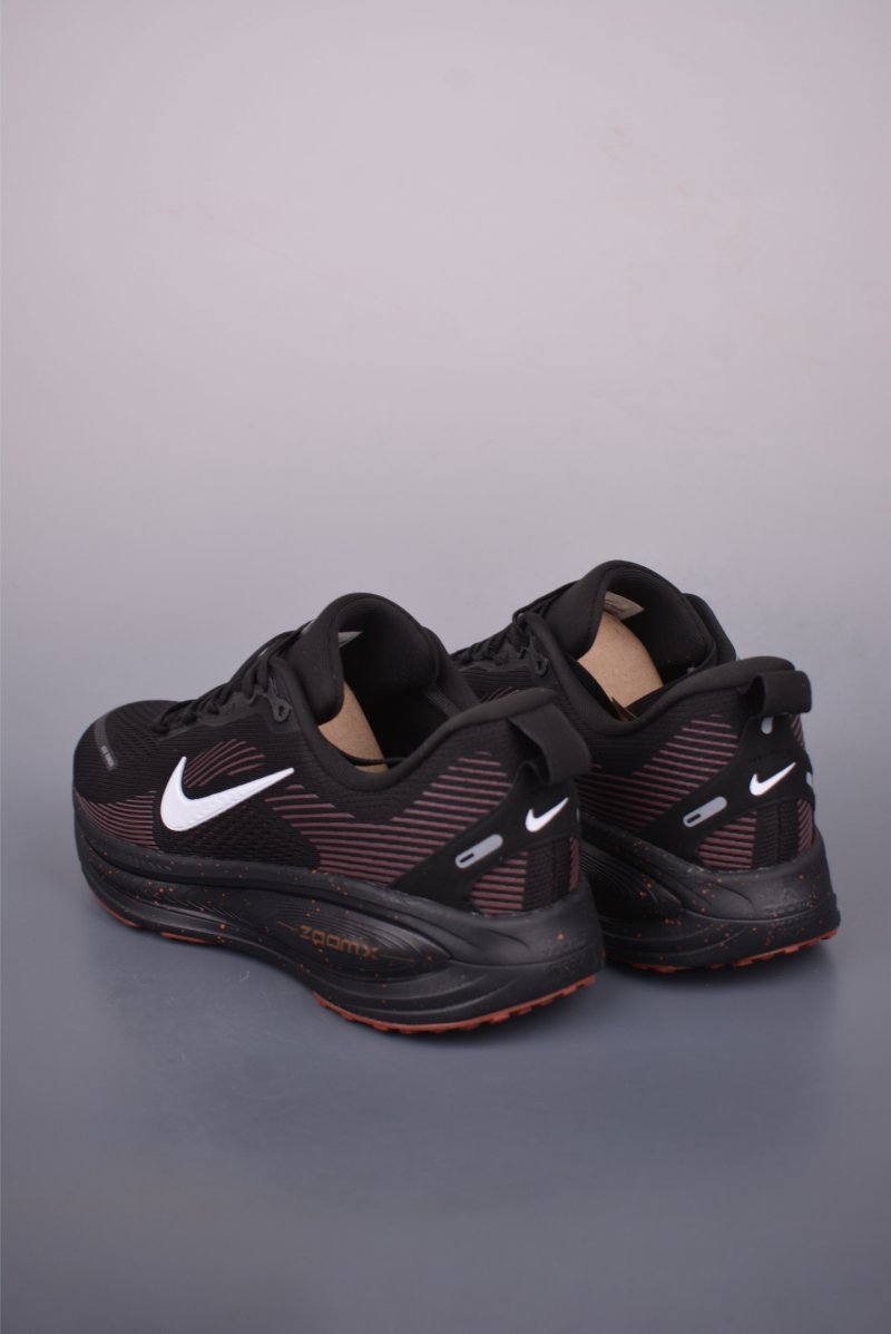 Nike Air Zoom Vomero 18 view