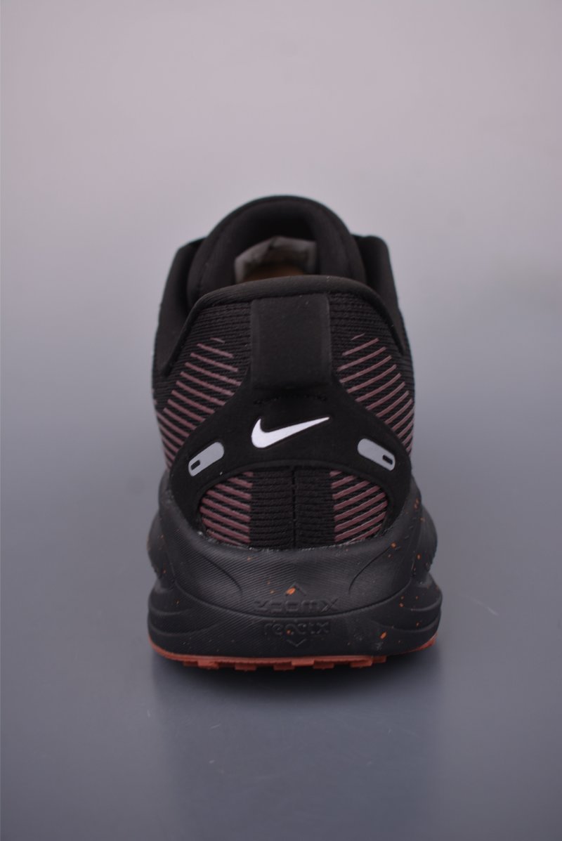 Nike Air Zoom Vomero 18 view