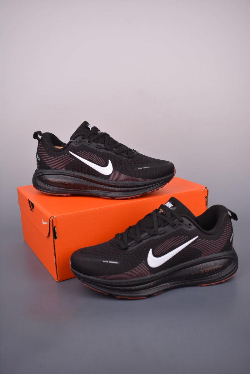 Nike Air Zoom Vomero 18 view