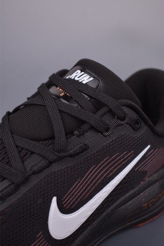 Nike Air Zoom Vomero 18 view 7