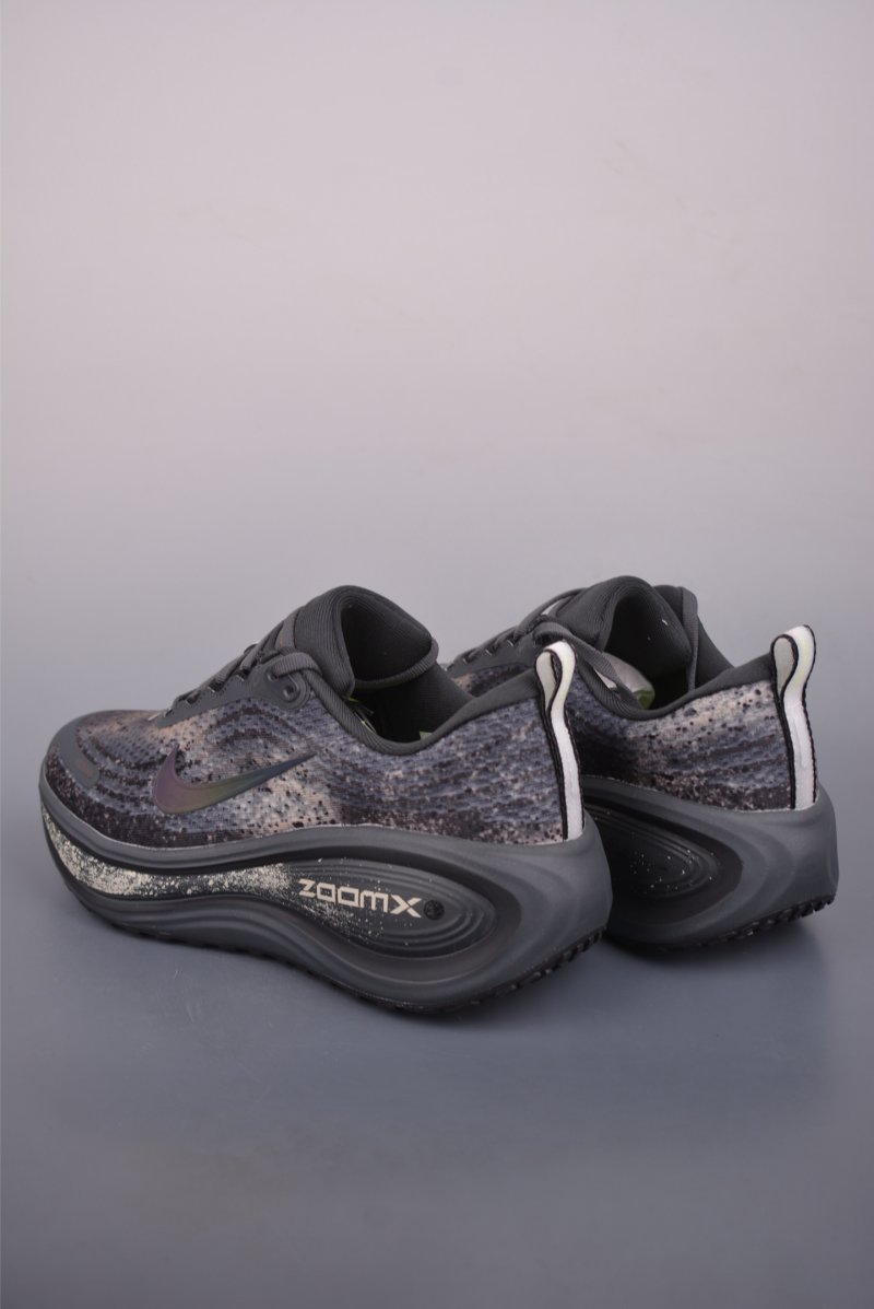 Nike Air Zoom Vomero Plus view