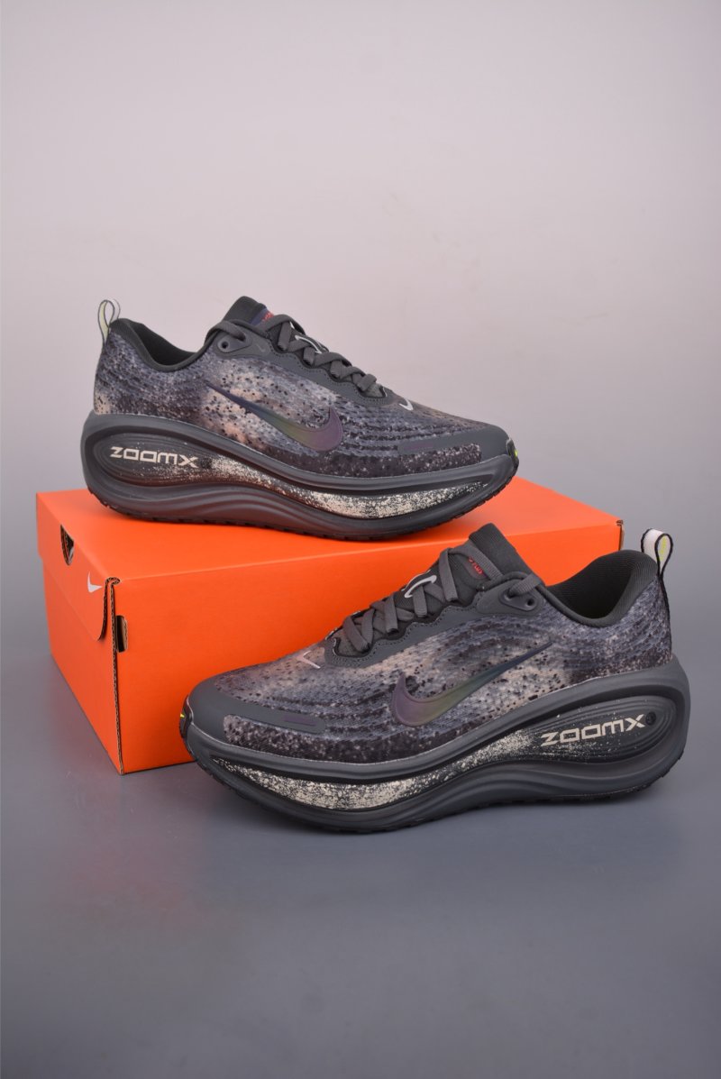 Nike Air Zoom Vomero Plus view